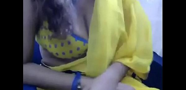  desi bhabhi exposing big boobs on webcam